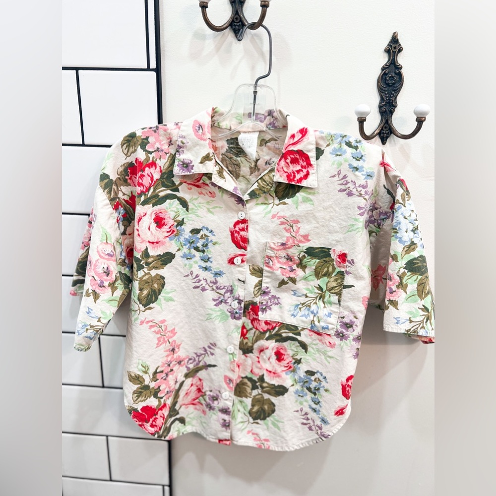Vintage floral button up top size small made in the US